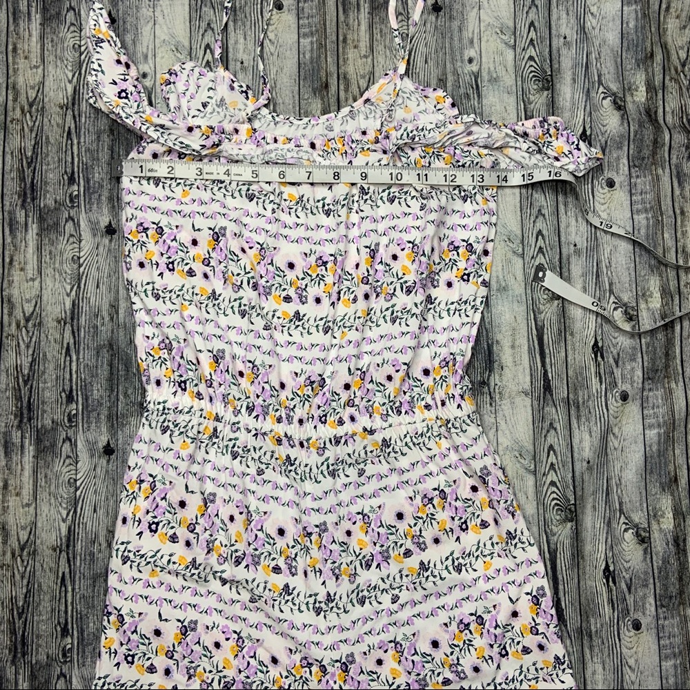 Gorgeous Old Navy Floral Romper - Picture 4 of 5